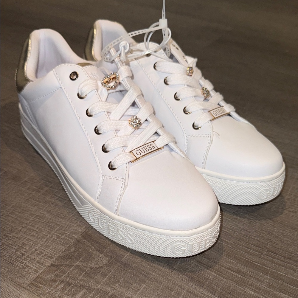 GUESS Coltons Sneakers Women - WHT New Sz11